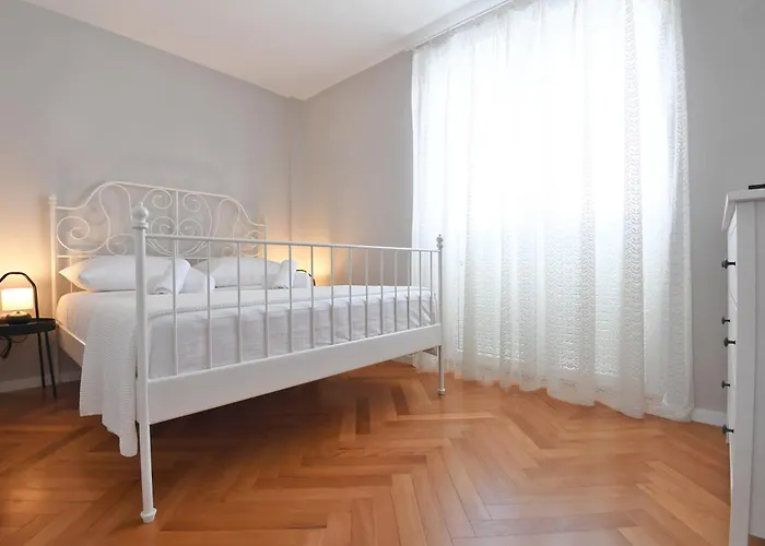 Lejlighed Ton, Old Town *